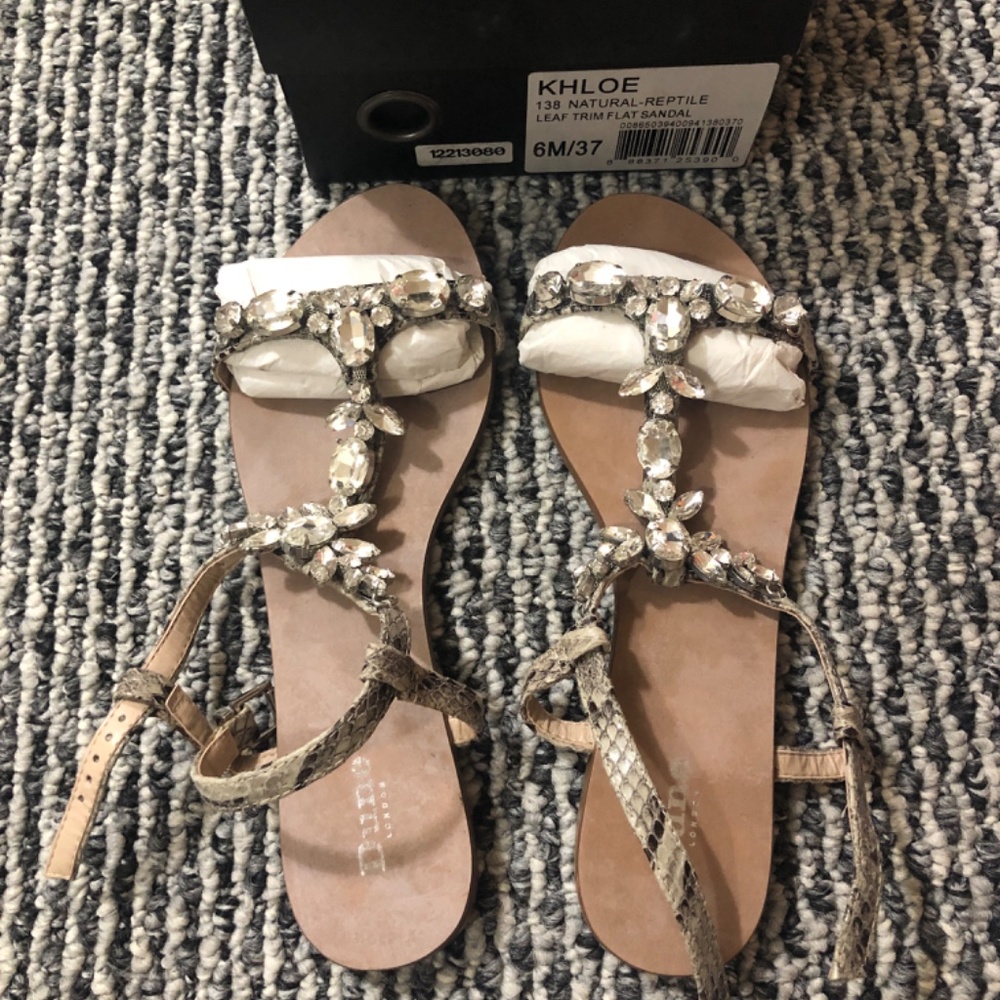 Sandal - Picture 2 of 3